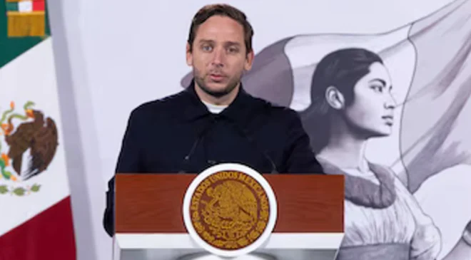 Desvío de medicamentos e incumplimiento de empresas: gobierno explica desabasto de insumos en hospitales y garantiza compra para 2027