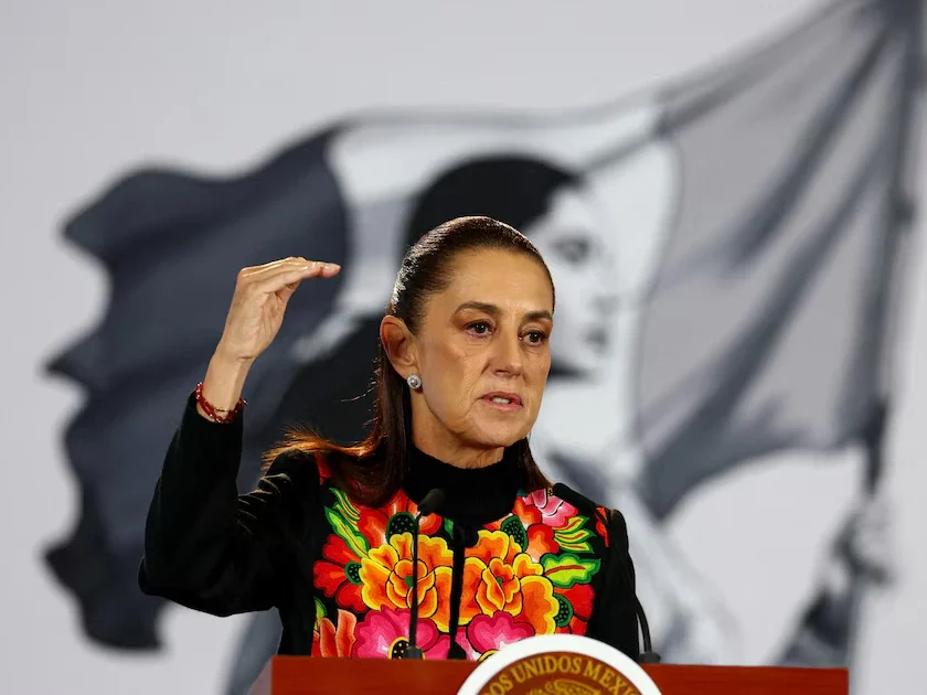 Claudia Sheinbaum cuestiona bloqueo de transportistas tras reunión con dirigente del PRI