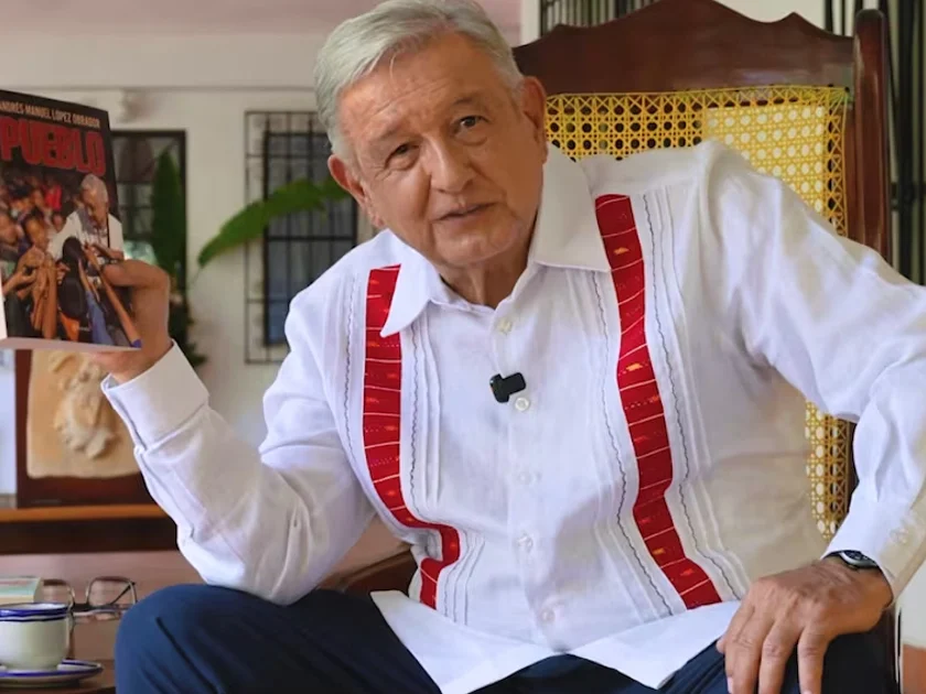 Andrés Manuel López Obrador presenta su nuevo libro "Pueblo" (30/09/2026). Foto: YouTube Andrés Manuel López Obrado