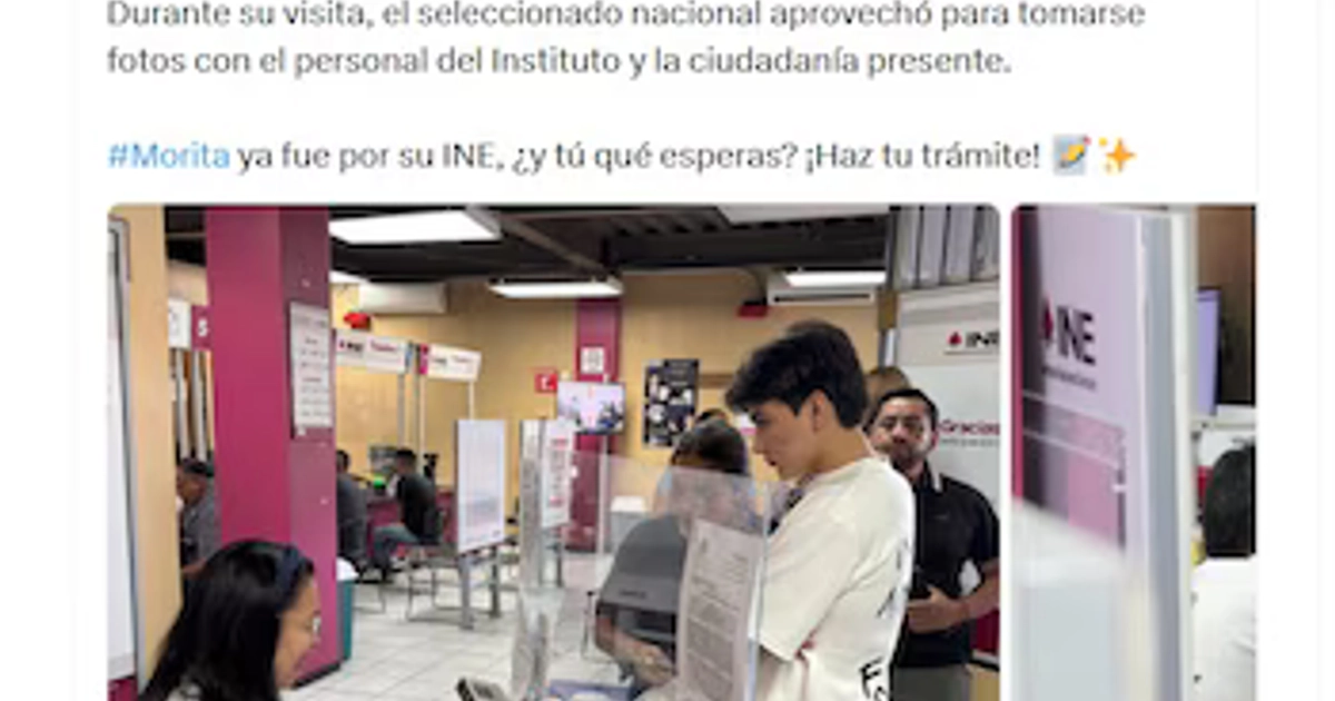 Gilberto Mora tramitó su credencial de elector (X/ @INEMexico)