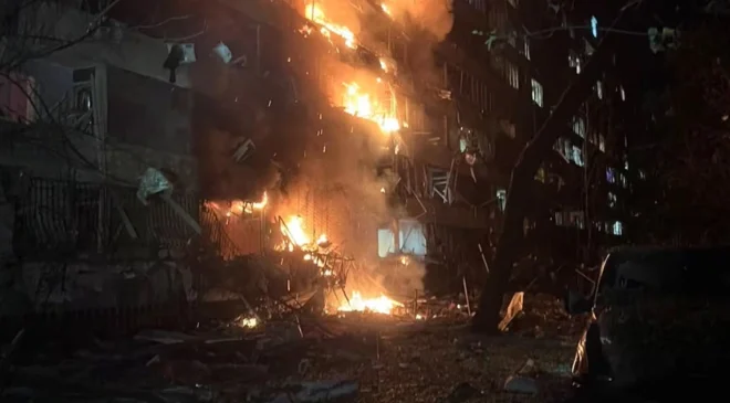 Ataque de misil ruso a planta eléctrica de Kiev deja dos personas muertas; «no hubo aviso previo», acusa Zelensky