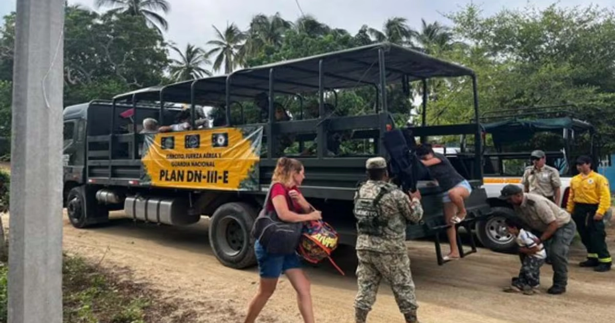 Dos mil 895 elementos de la Guardia Nacional (GN), del Ejército mexicano, y de la Fuerza Aérea mantienen activo el Plan DN-III-E en Colima, Jalisco y Nayarit por el Huracán Simón. Foto: Secretaría de la Defensa Nacional (Defensa).