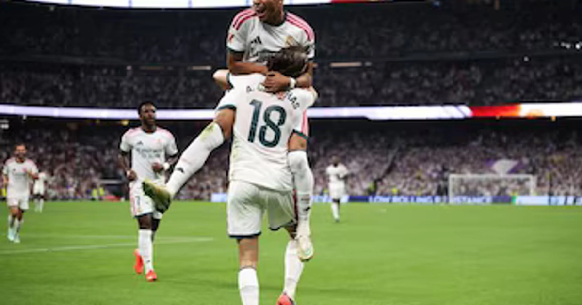Soccer Football - LaLiga - Real Madrid v Rayo Vallecano - Estadio Bernabeu, Madrid, Spain - September 12, 2026 Real Madrid's Alvaro Carreras celebrates scoring their second goal with Kylian Mbappe REUTERS/Alejandro Martinez Velez