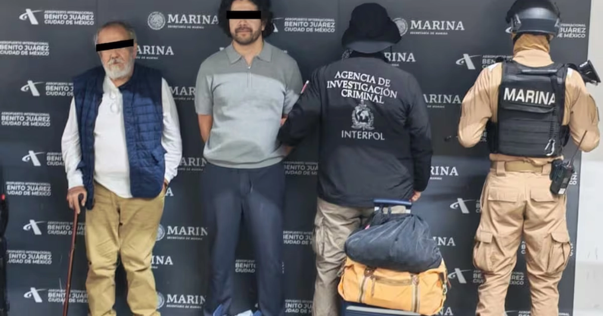 Tres personas fueron detenidas en el Aeropuerto Internacional de la Ciudad de México (29/10/26). Foto: Semar