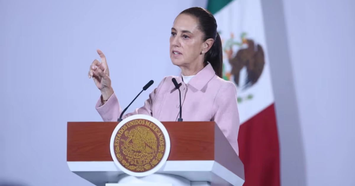 La presidenta Claudia Sheinbaum en la “Mañanera del Pueblo” del 6 de octubre de 2026 en Palacio Nacional. Foto: Luis Camacho/ EL UNIVERSAL