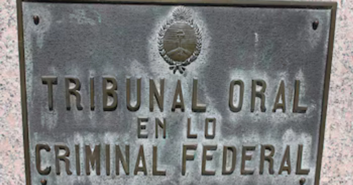 Los jueces Sergio Carraro, Celeste Minniti y Pablo Ruiz Staiger presidieron la audiencia del juicio abreviado en la capital provincial. (Gentileza: CLG Noticias)