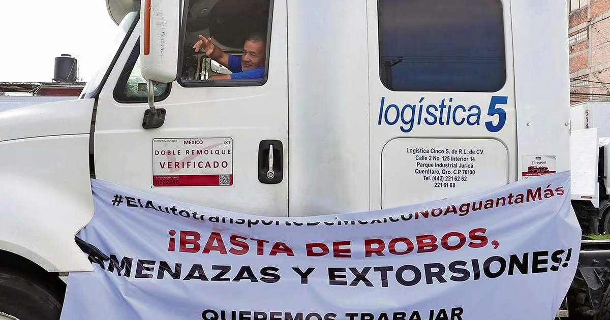 Transportistas bloquean carreteras en 27 estados; exigen seguridad