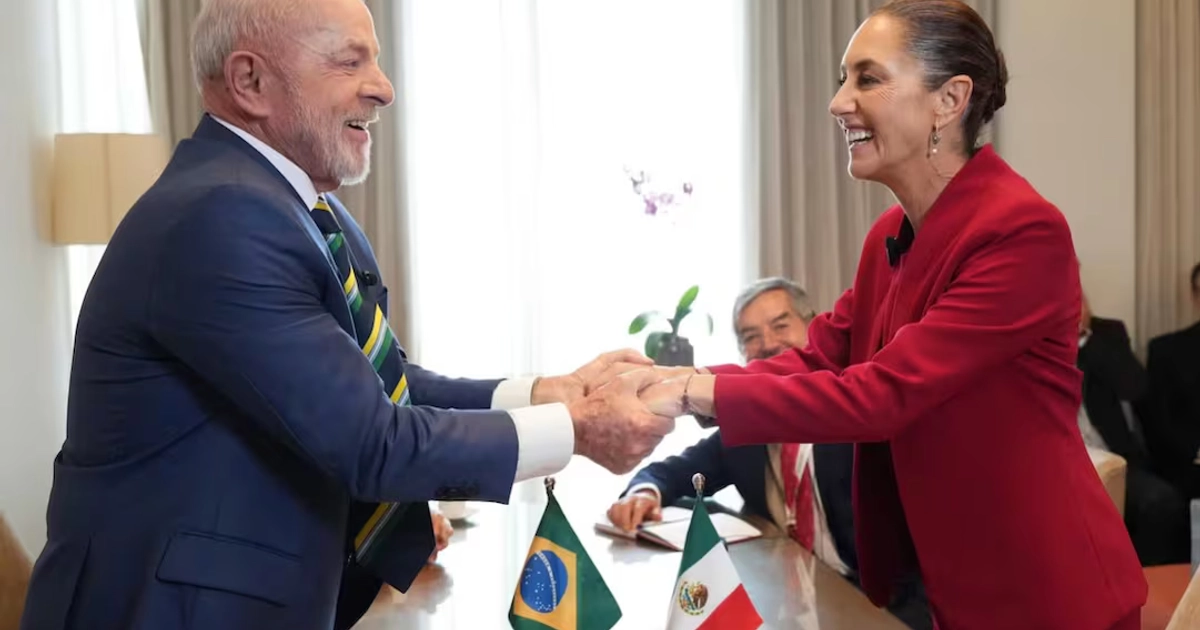 Luiz Inácio Lula da Silva y Claudia Sheinbaum en la cumbre de la Celac, en Tegucigalpa, Honduras. (26/10/26) Foto: @Claudiashein