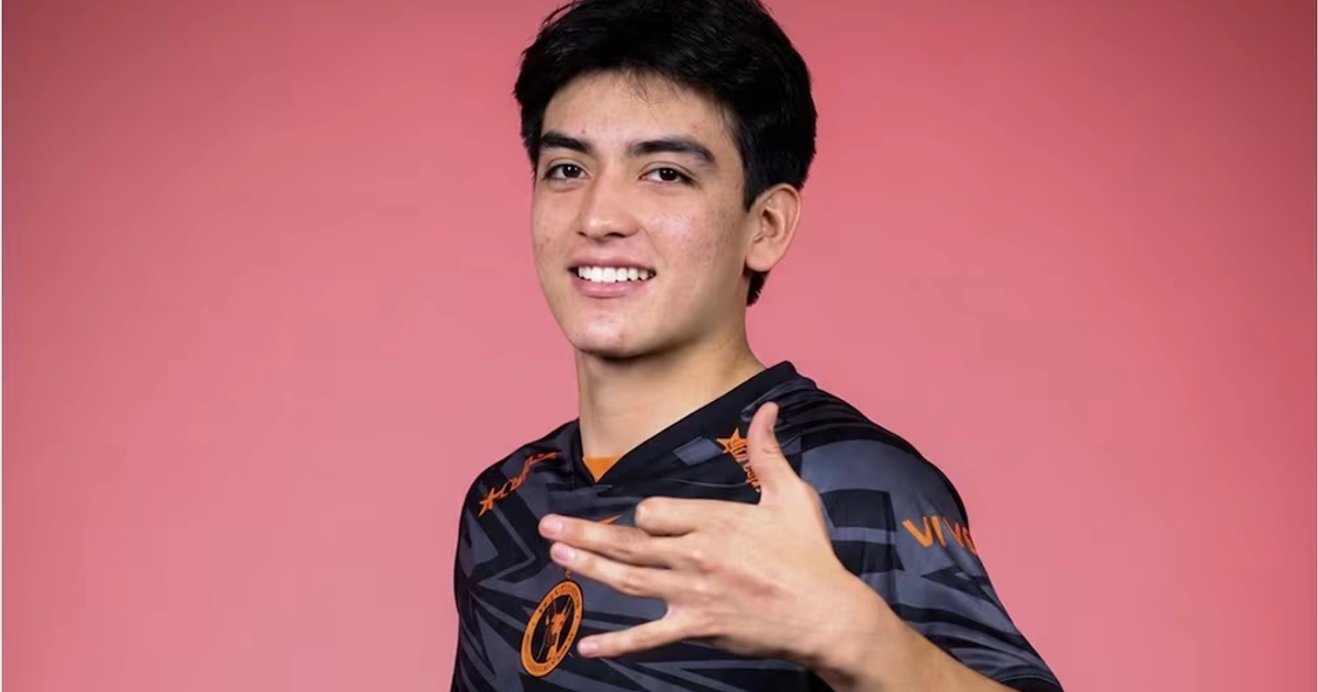 FOTO: @ XOLOS - Gilberto Mora ya es mayor de edad; Xolos modifica su jersey