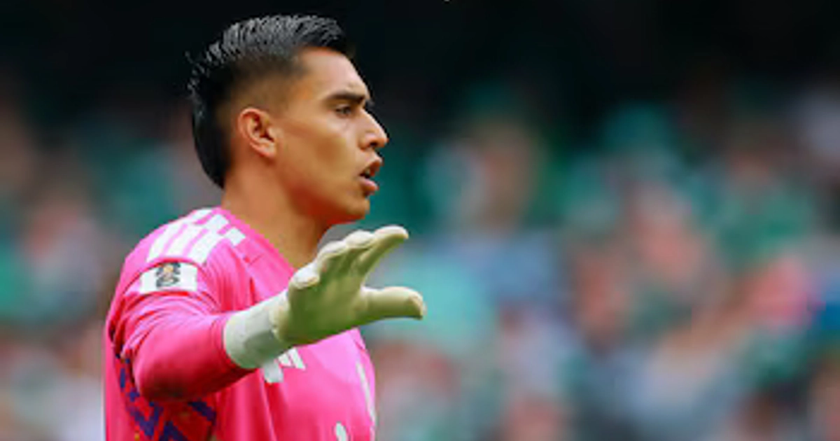 El portero de Chivas recibe la confianza de Rafa Márquez para defender el arco Tricolor. REUTERS/Eloisa Sanchez