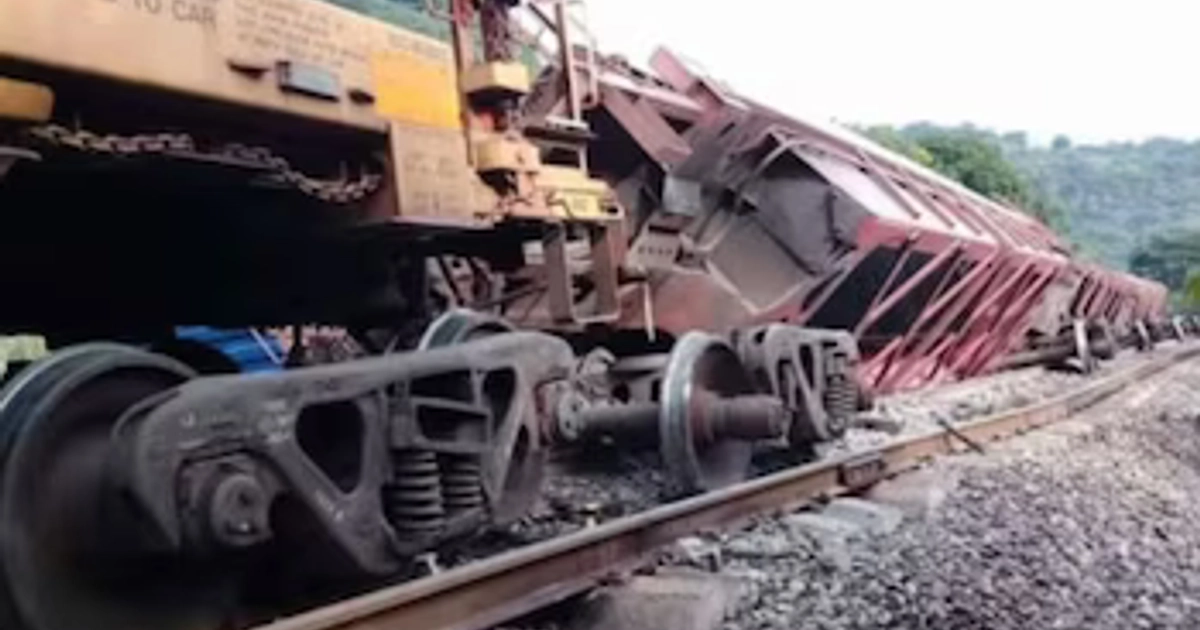 Dos elementos de la Guardia Nacional murieron durante el descarrilamiento de un tren en Jalisco. Crédito: X / @GNocturnaMX