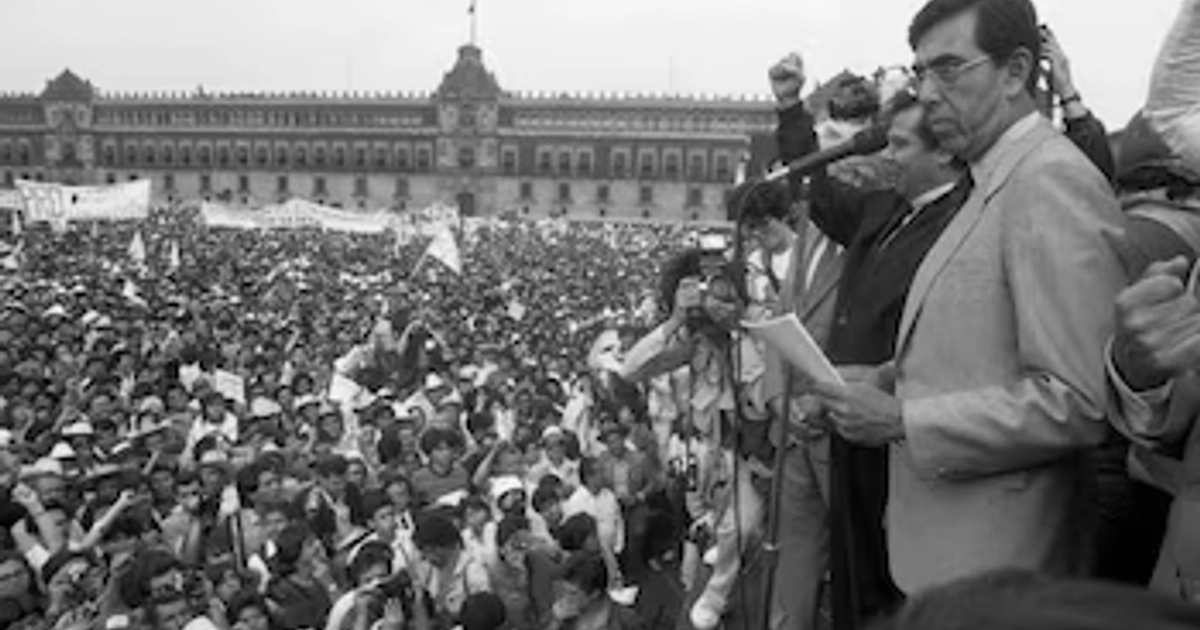 La Jornada informó que los restos del político serán despedidos el jueves 29 de octubre, de 10:00 a 16:00 horas, en el sitio donde está sepultada Celeste Batel, su esposa. FOTO: ARCHIVO /ELOY VALTIERRA /CUARTOSCURO.COM