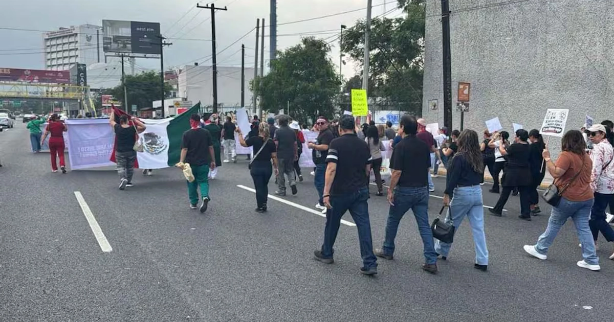 Los manifestantes del sector salud también rechazaron el aumento salarial del 8%. 30/10/2026.