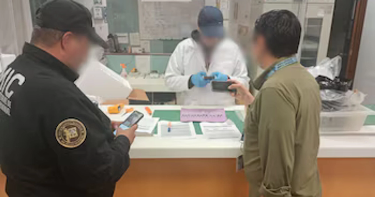 Las muestras aseguradas en Hermosillo fueron sometidas a análisis especializados. Crédito: FGJES