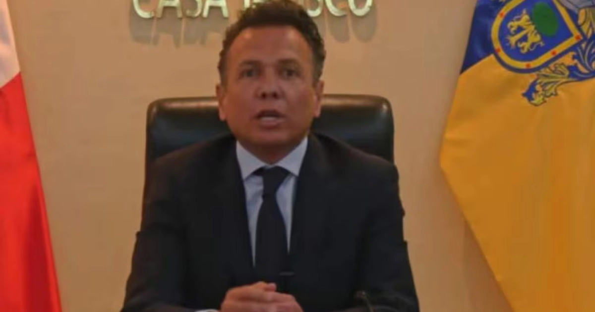 El gobernador de Jalisco, Pablo Lemus Navarro, admitió que hubo uso excesivo de la fuerza y detenciones injustas durante la manifestación del domingo 11 de octubre frente a Casa Jalisco. Foto: Archivo.