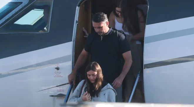 Flávio Bolsonaro ya está en EU tras huir de Brasil; avión que lo trasladaba aterrizó en Miami