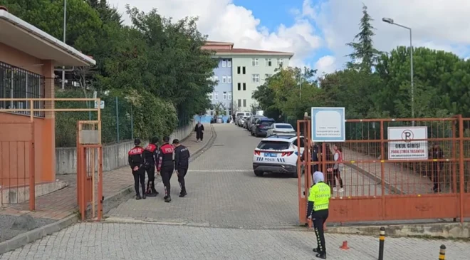 Ataque con cuchillo en escuela de Estambul deja un muerto y 7 heridos; presunta agresora es una estudiante de 15 años