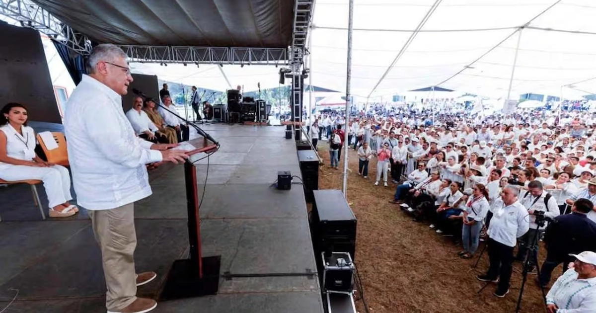 El secretario general del Sindicato Nacional de Trabajadores de la Educación (SNTE), Alfonso Cepeda, durante un evento en Veracruz, el 03 de octubre de 2026. Foto: Facebook @SNTE.OFICIAL