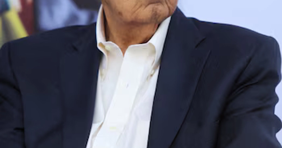 FOTO DE ARCHIVO: El político mexicano Cuauhtémoc Cárdenas escucha a la candidata presidencial Claudia Sheinbaum durante un evento donde presentó su plan energético, en el Monumento a la Revolución, en la Ciudad de México, México, 18 de marzo de 2024. REUTERS/Paola García/Foto de archivo