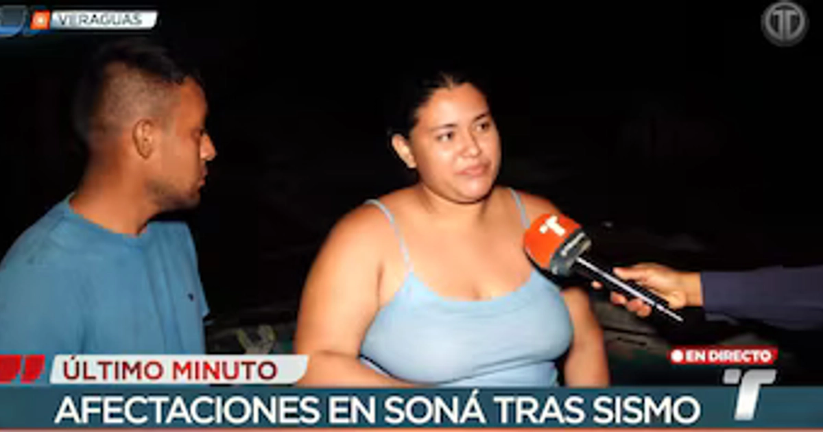 El padre de familia y varios vecinos rescataron a un niño atrapado debajo de una cama. (Captura de Telemetro)