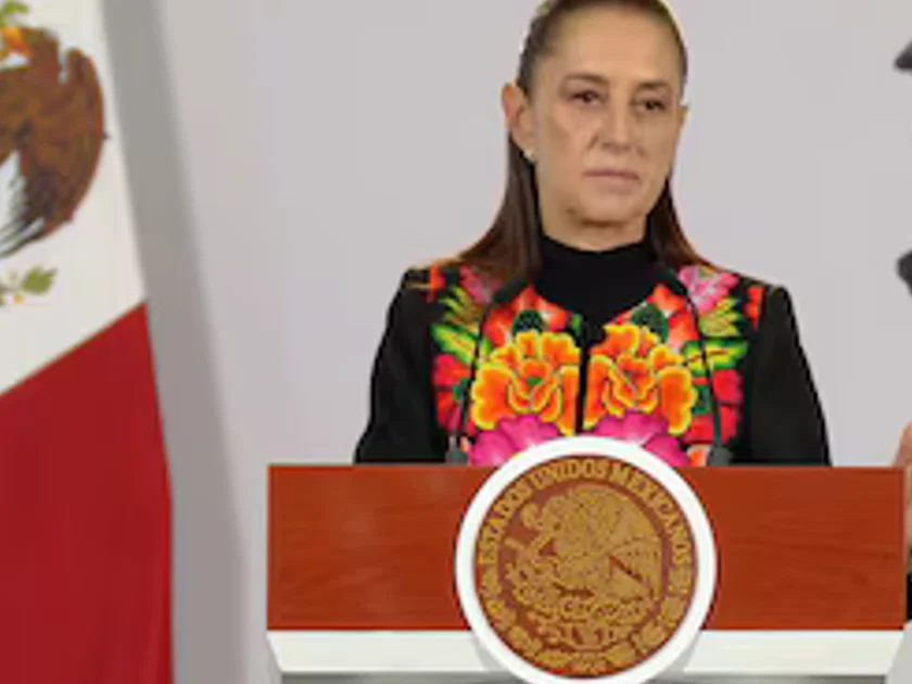 La presidenta Claudia Sheinbaum durante 'La Mañanera' de este lunes 26 de octubre. (Crédito: Presidencia | Captura de pantalla)