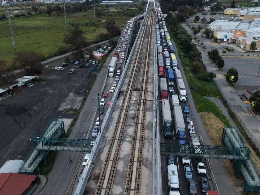 Así Evitas Bloqueo en la México-Toluca hacia CDMX: Cumple Más de 20 Horas - N+