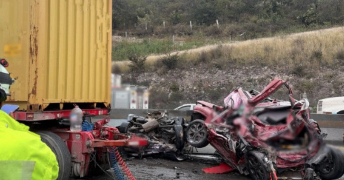 Choque múltiple sobre la México-Querétaro. Foto de @GN_Carreteras