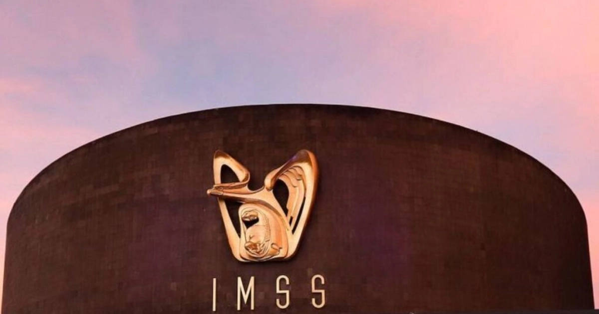 Escudo del IMSS. Modalidad 40 del IMSS, en polémica. Foto: Cuartoscuro