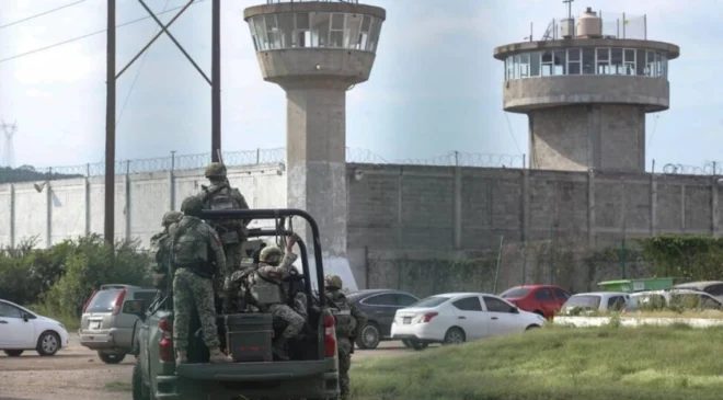 Sinaloa anuncia nuevo penal y traslado de reos tras 12 muertos en cárcel de Mazatlán