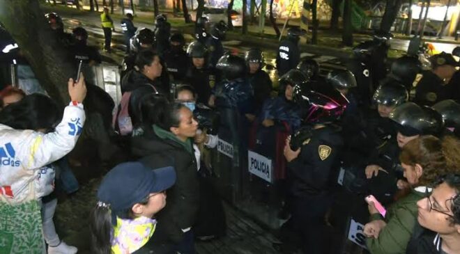 Caos y tensión en CDMX: Protestas del IMSS paralizan vialidades y terminan en enfrentamiento
