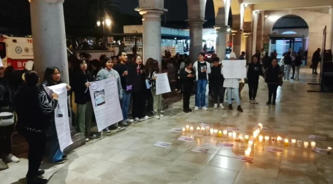 Familiares y ciudadanos exigen justicia en Teziutlán tras feminicidio de Dariana, de 15 años
