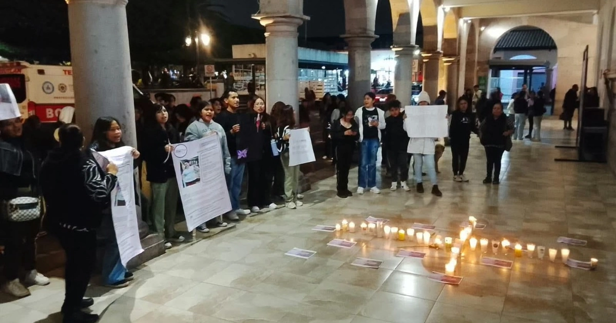Familiares y ciudadanos exigen justicia en Teziutlán tras feminicidio de Dariana, de 15 años