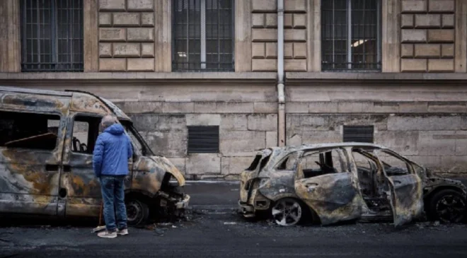 Francia anuncia “toques de queda” para frenar disturbios y saqueos