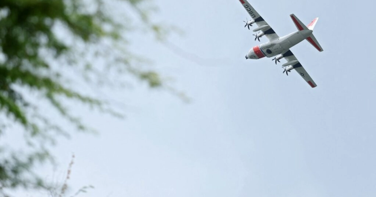Guardia Costera estadounidense suspende la búsqueda de los 6 pasajeros del avión ambulancia desaparecido