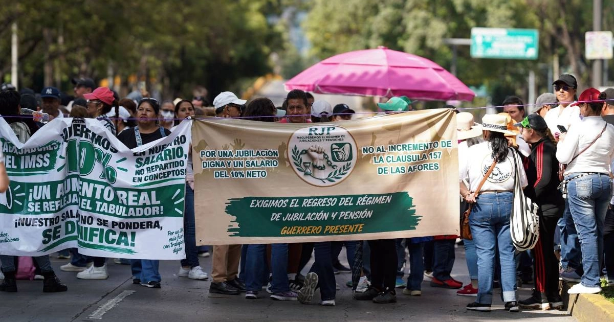 Trabajadores del IMSS declaran paro nacional y cierran clínicas en CDMX