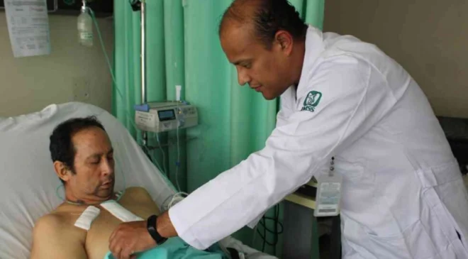 IMSS garantiza servicios pese a protestas; trabajadores votarán aumento salarial