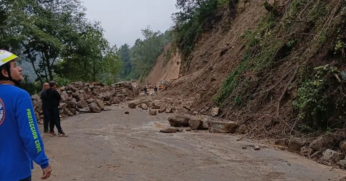 Lluvias y saturación de suelo provocan deslaves y alerta preventiva en Hidalgo