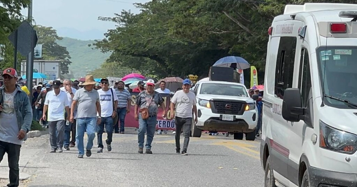 Maestros de la CNTE marchan por asesinato de docente. Foto: Rusvel Rasgado