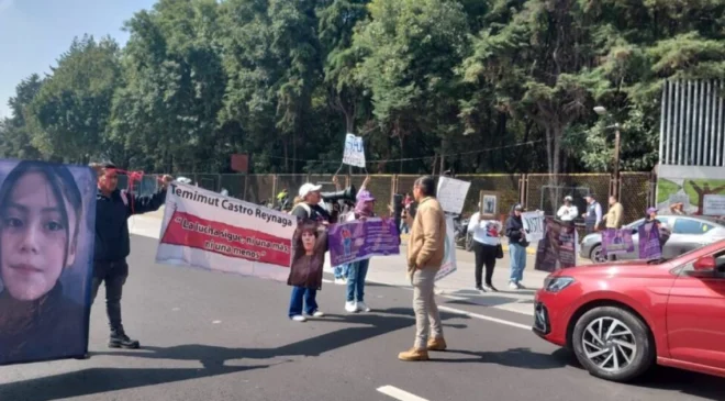 Sigue cerrado Periférico Norte por protesta contra feminicidios; crece tensión con conductores