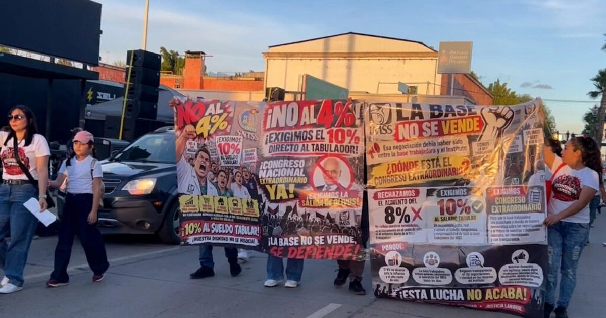 Manifestantes del IMSS en Durango