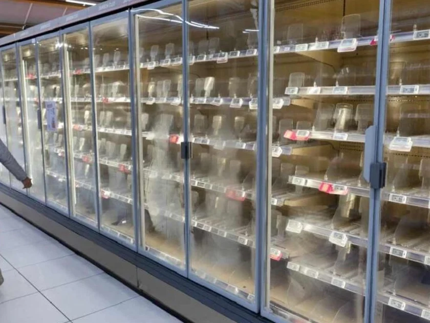 Supermercados en Francia tiran comida por ciberataque. Foto:AFP
