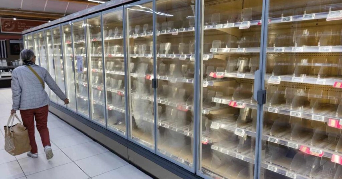 Supermercados en Francia tiran comida por ciberataque. Foto:AFP
