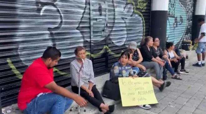 “Llevamos 15 días sin una gota”: vecinos bloquean avenidas de Guadalajara por falta de agua