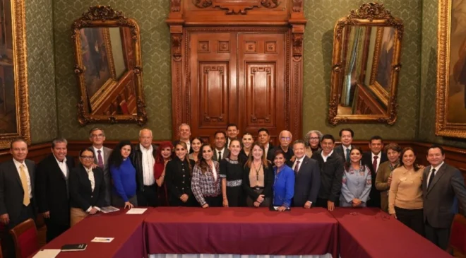 Sheinbaum se reúne con los 24 gobernadores de estados incorporados al IMSS-Bienestar