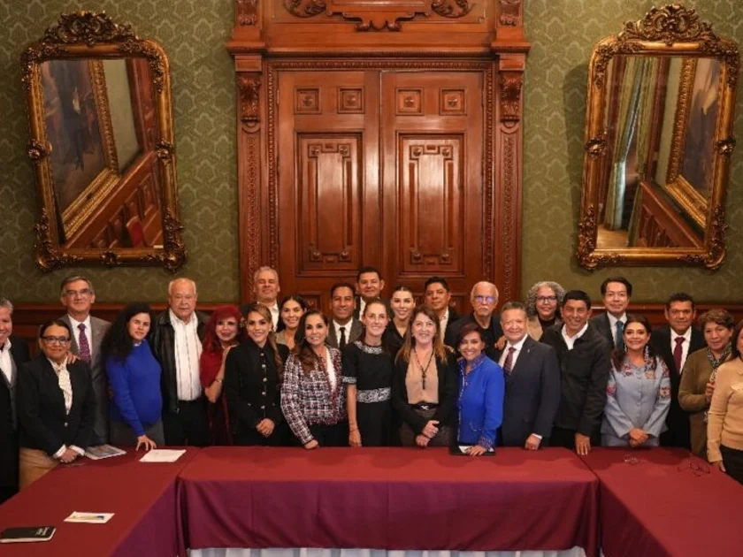 Sheinbaum recibe a los 24 gobernadores del IMSS-Bienestar. Foto: @Claudiashein