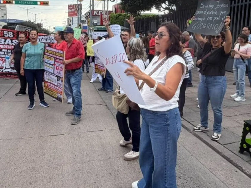 Protesta de trabajadores del IMSS