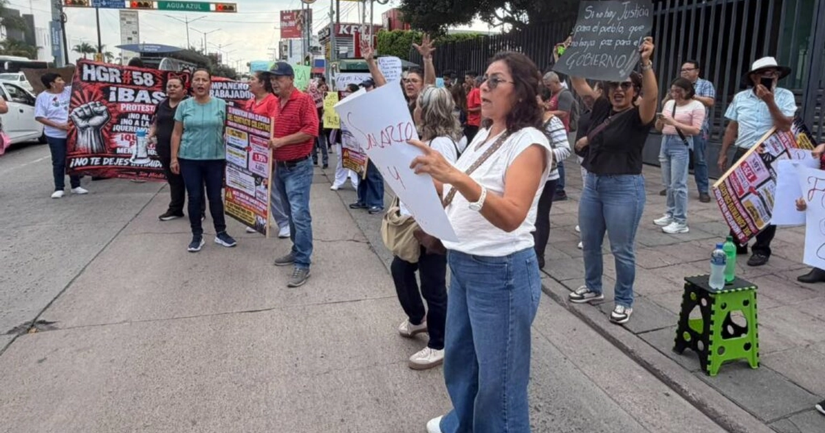 Protesta de trabajadores del IMSS