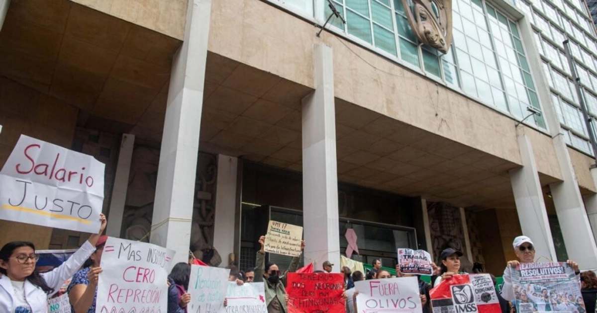 Trabajadores IMSS, advierten que marcharán el miércoles. Foto: Cuartoscuro