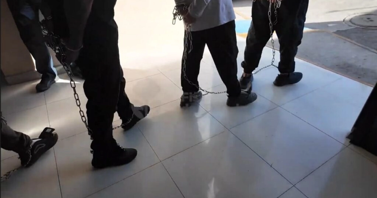 Trasladan a juzgados de Puente Grande a 5 detenidos por disturbios del domingo en Guadalajara