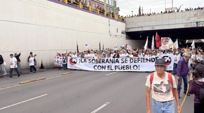 Marcha del 2 de octubre deja 19 lesionados, 8 mil asistentes y daños en CDMX